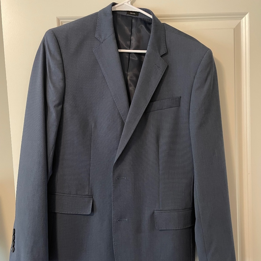 J Ferrer Navy Blue Sportcoat